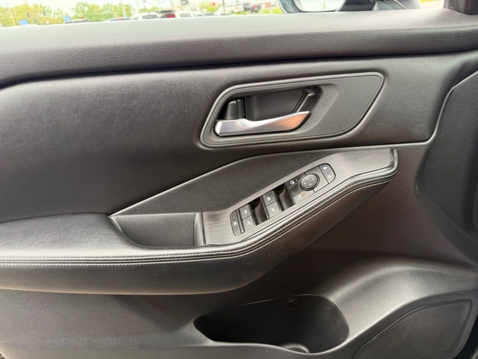2024 Nissan Rogue SV AWD photo 33