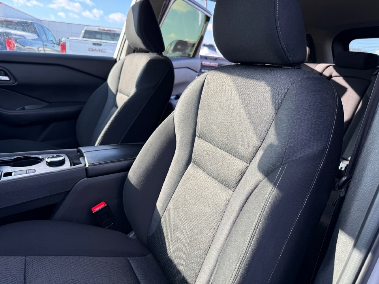 2024 Nissan Rogue SV Intelligent AWD, 39421, Photo