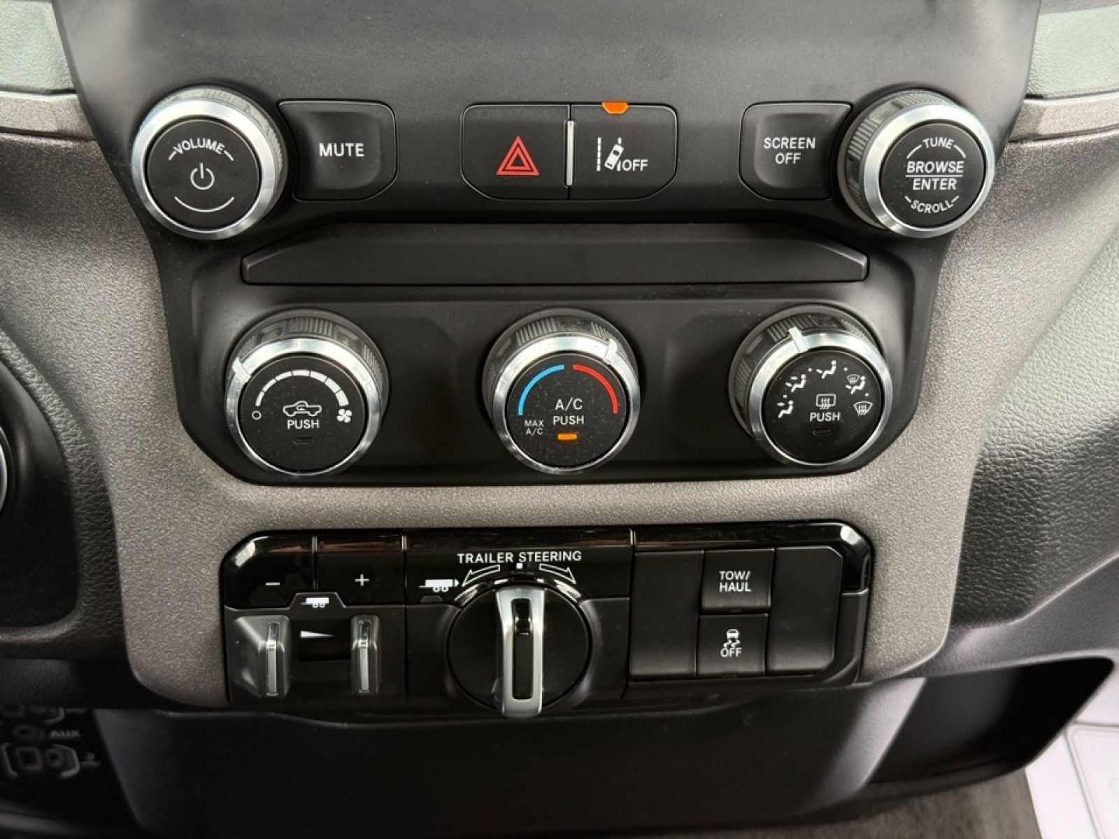 2024 Ram 1500 Tradesman Quad Cab 4x4 6'4