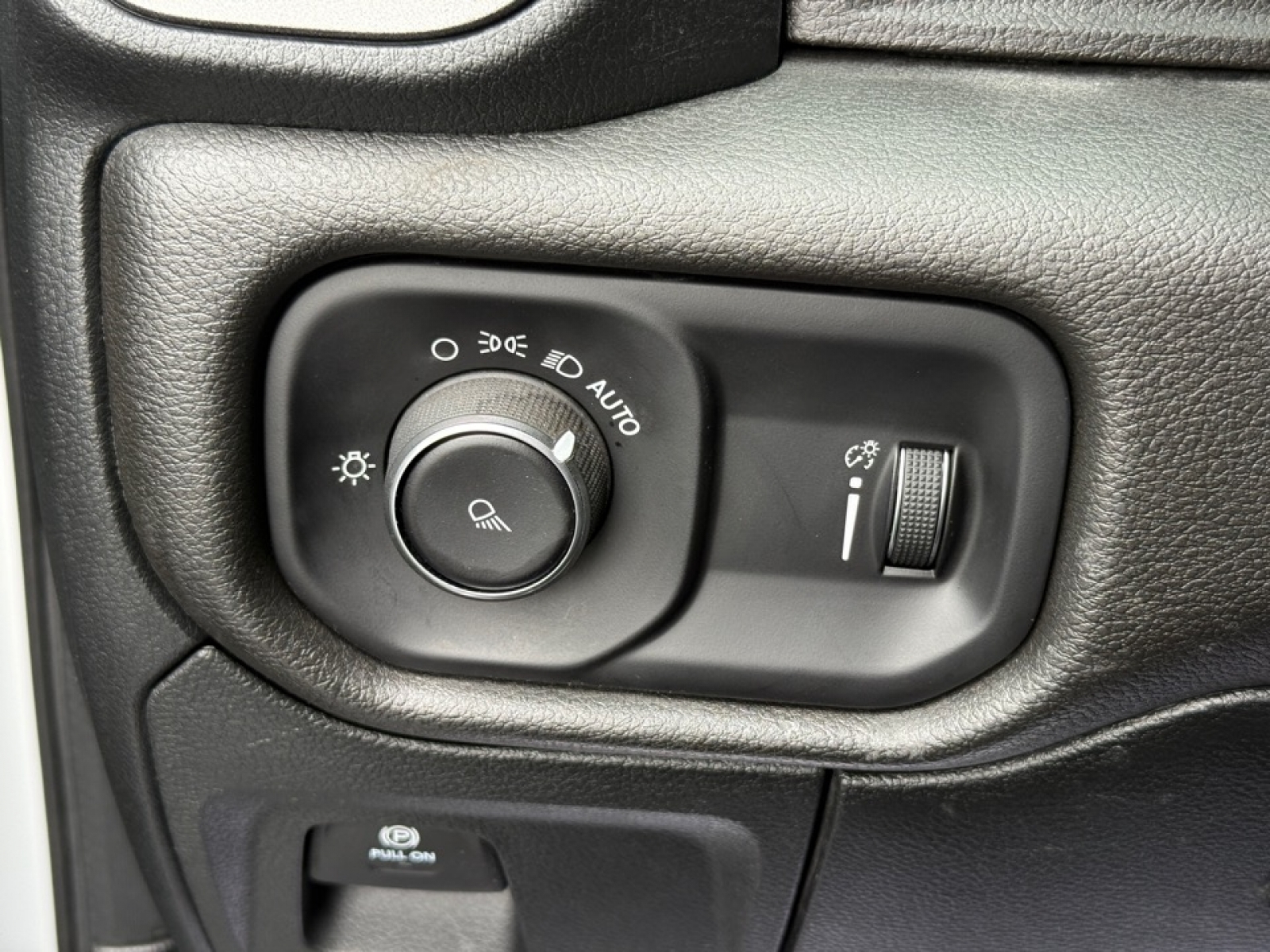 2024 Ram 1500 Tradesman Quad Cab 4x4 6'4