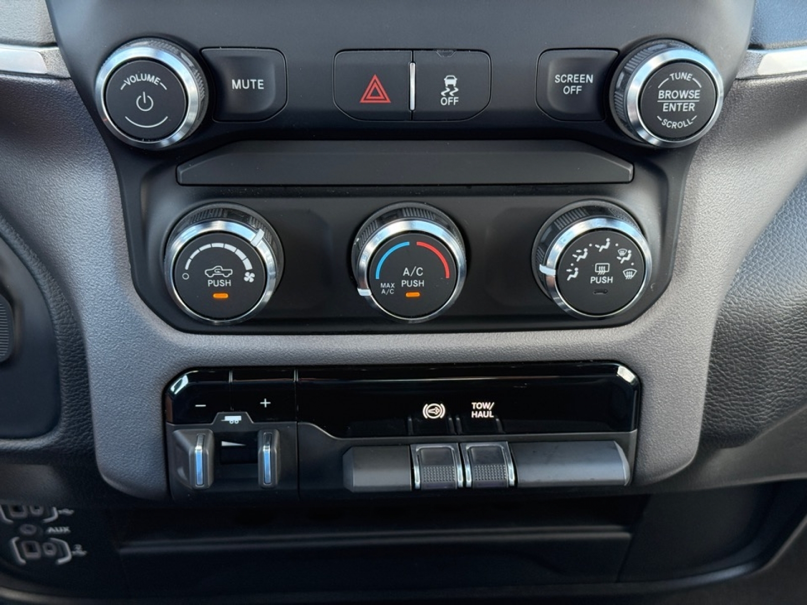 2024 Ram 3500 Big Horn photo 28