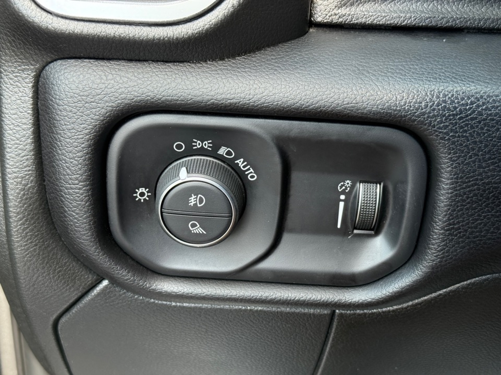 2024 Ram 3500 Big Horn photo 32