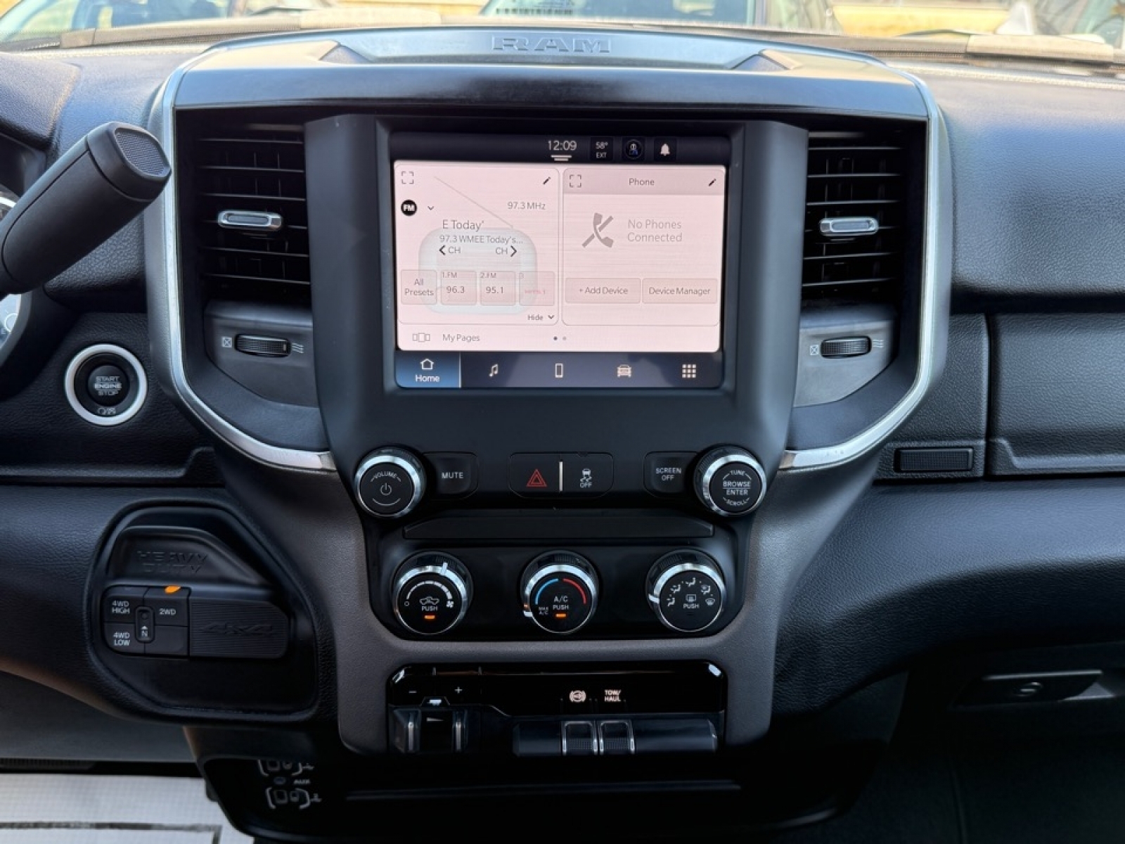 2024 Ram 3500 Big Horn photo 28