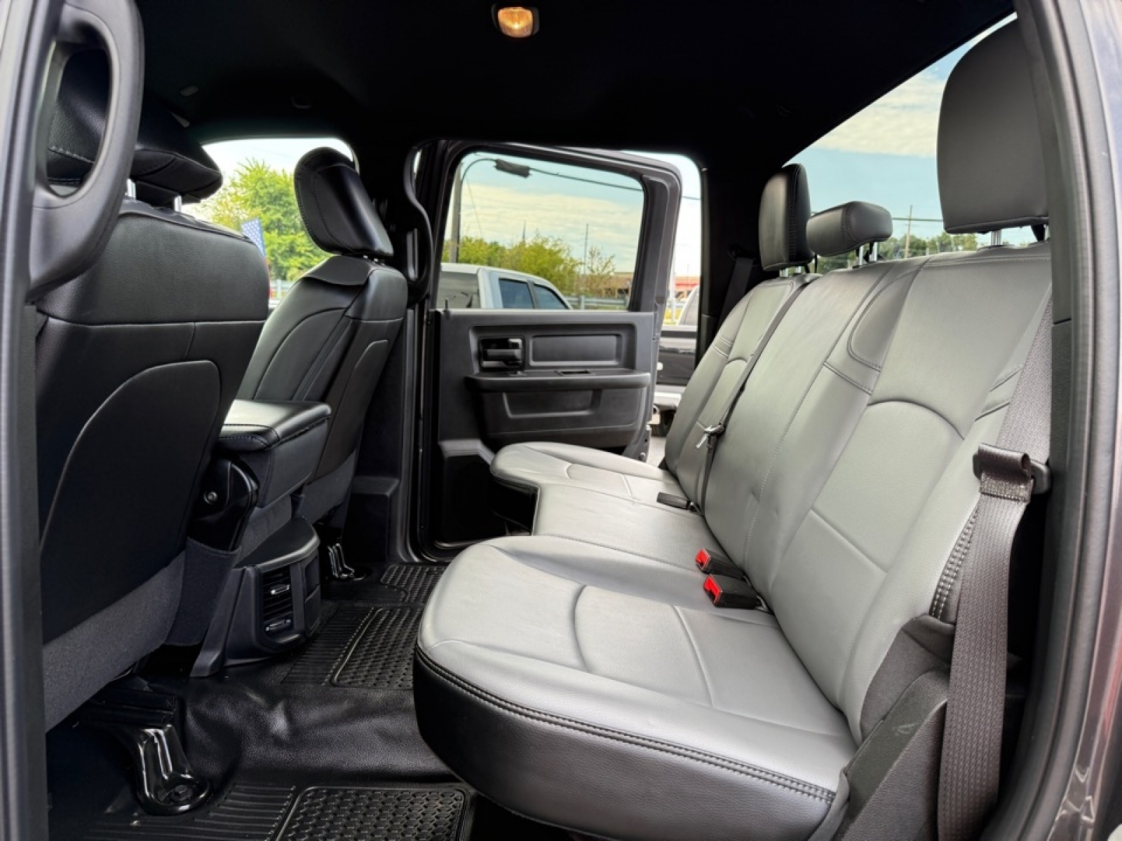 2024 Ram 3500 Tradesman photo 16