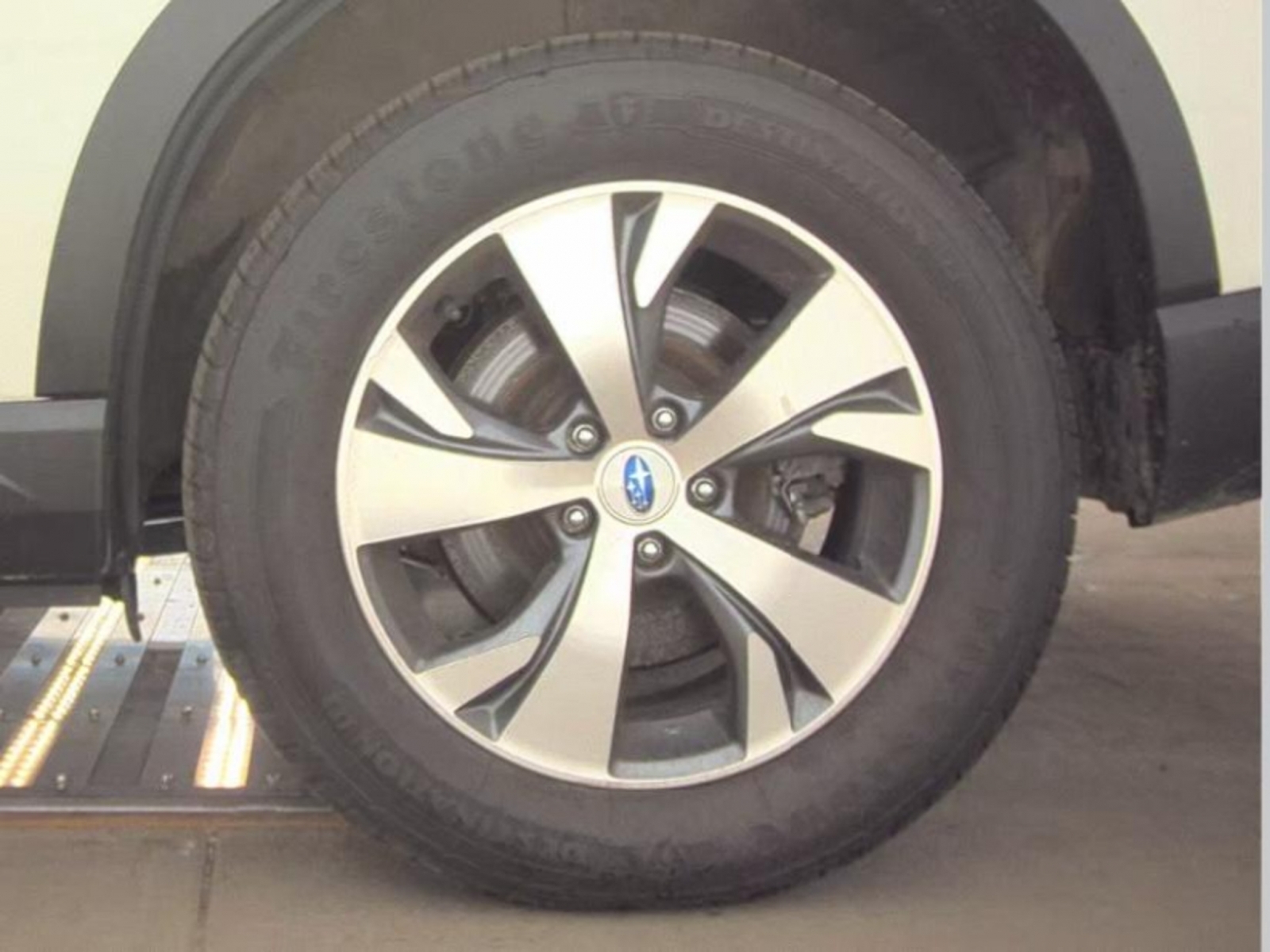 2024 Subaru Ascent Premium 7-Passenger, 39929, Photo