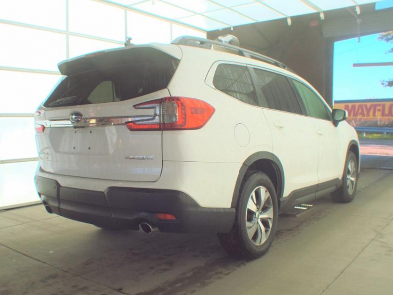 2024 Subaru Ascent Premium 7-Passenger, 39929, Photo