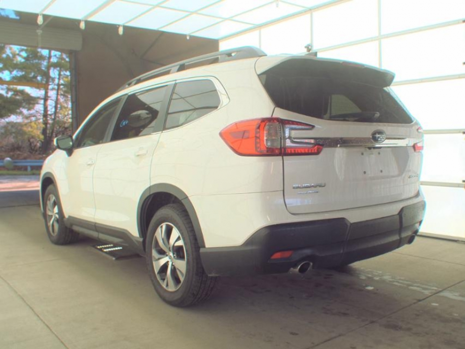 2024 Subaru Ascent Premium 7-Passenger, 39929, Photo