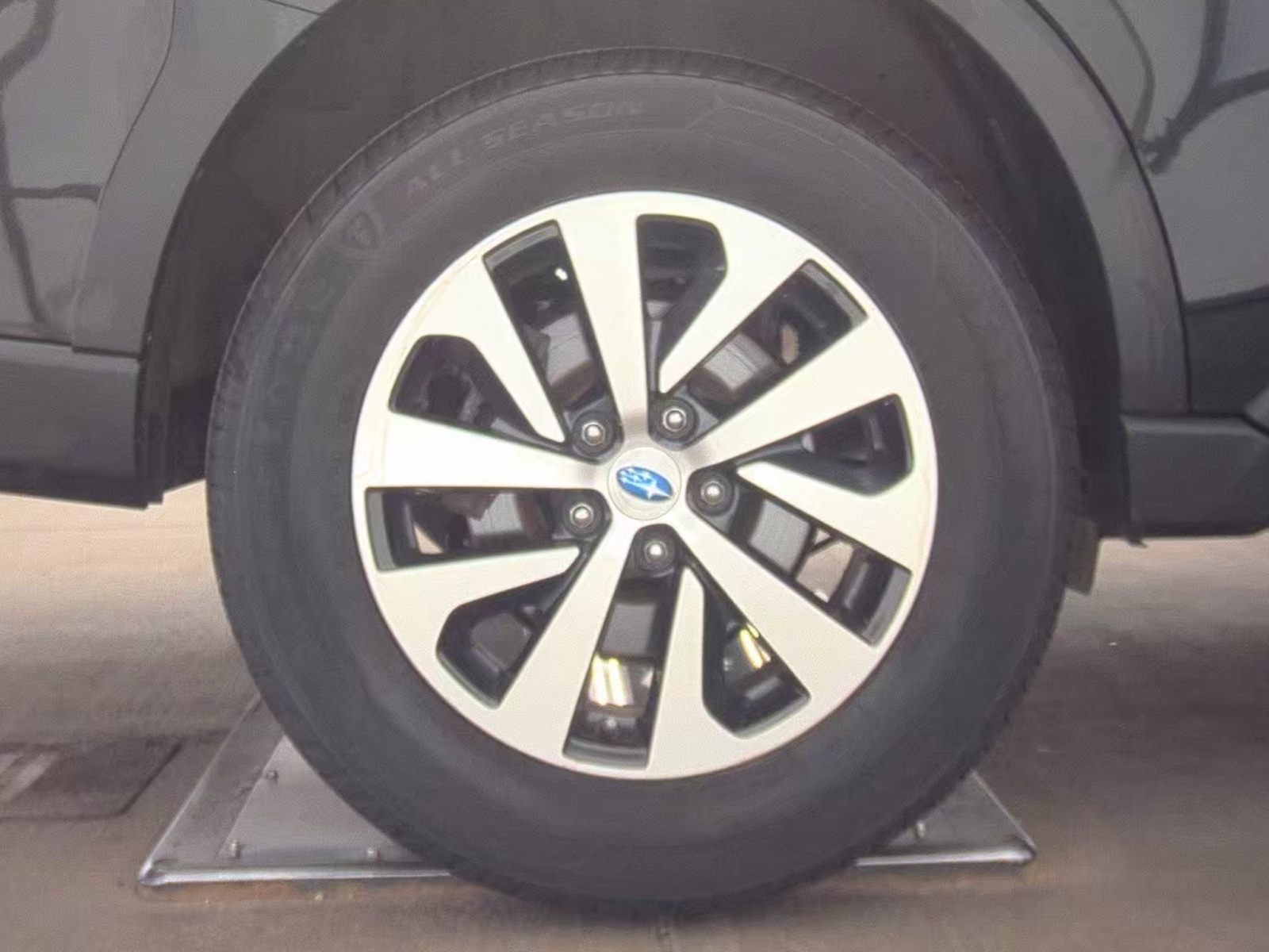 2024 Subaru Outback Premium, 39887, Photo