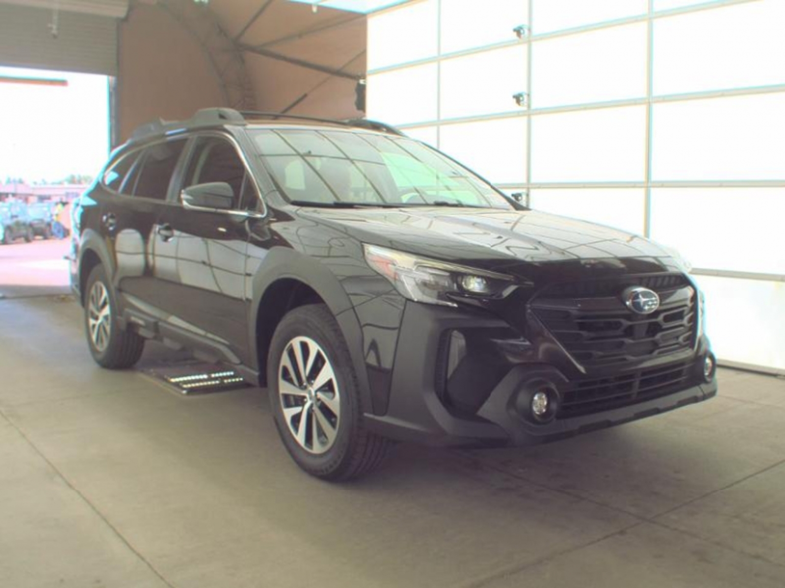 2024 Subaru Outback Premium, 39887, Photo