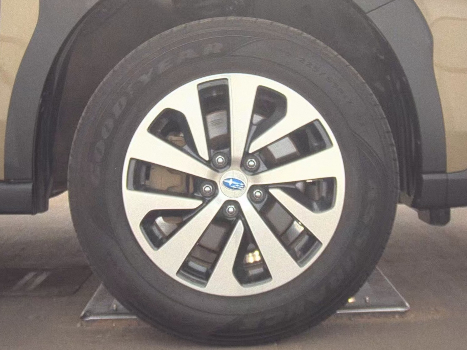 2024 Subaru Outback Premium, 39921, Photo