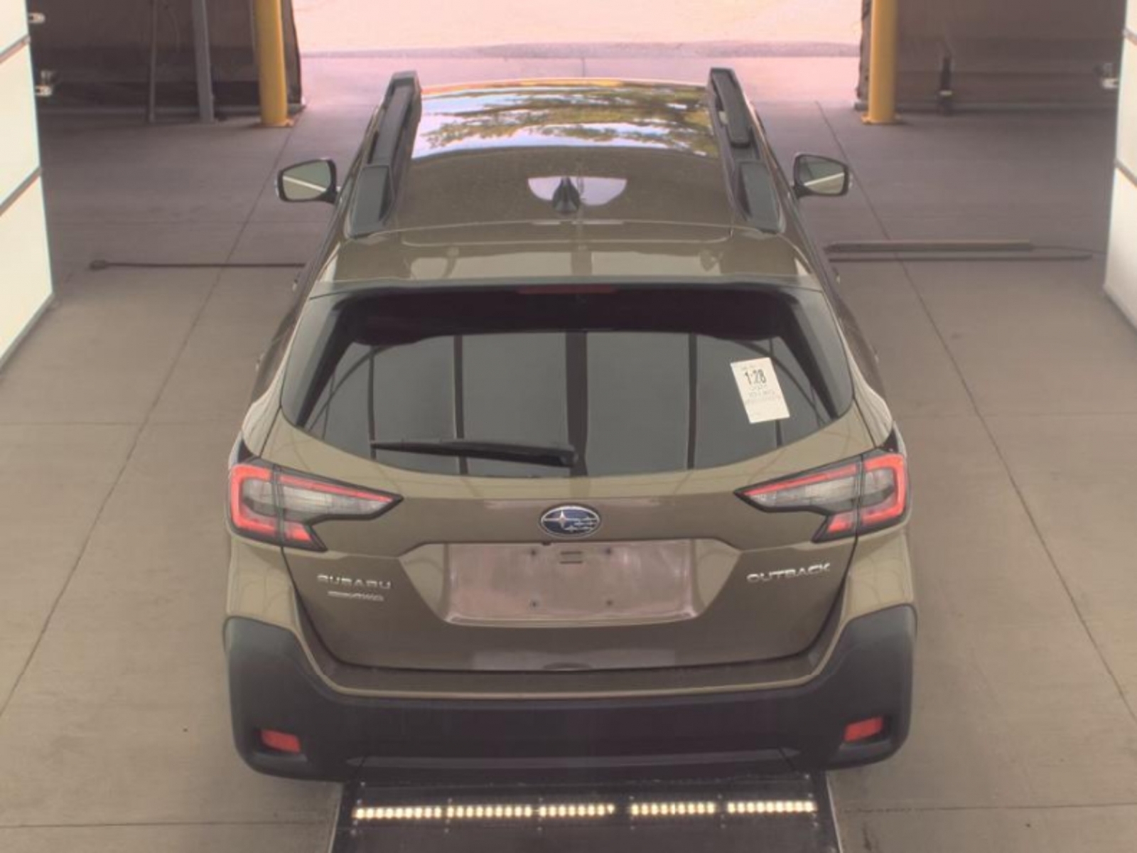 2024 Subaru Outback Premium, 39921, Photo