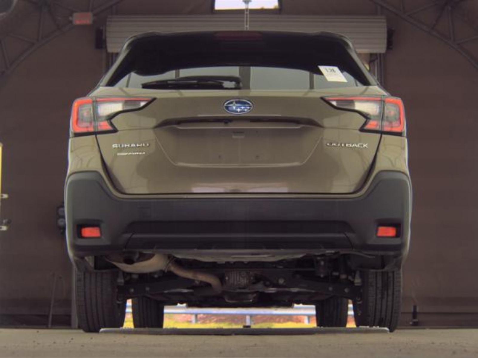 2024 Subaru Outback Premium, 39921, Photo