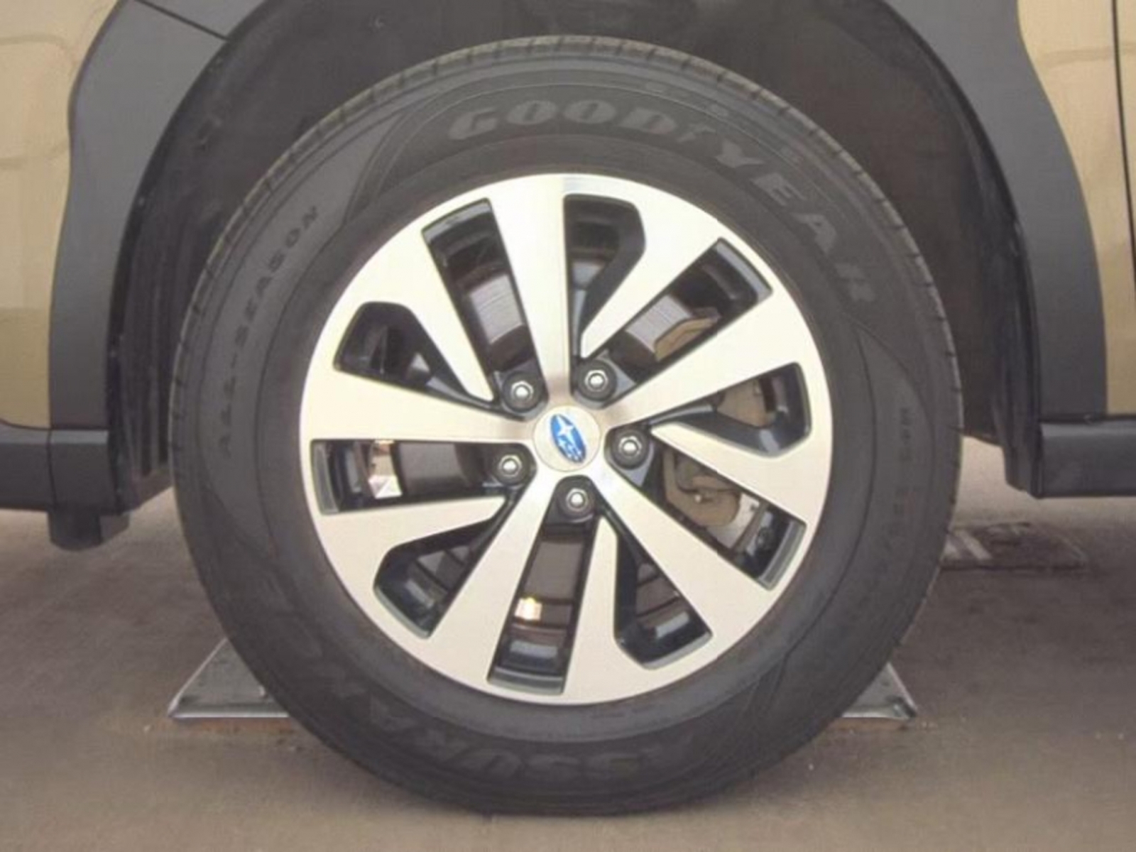 2024 Subaru Outback Premium, 39921, Photo