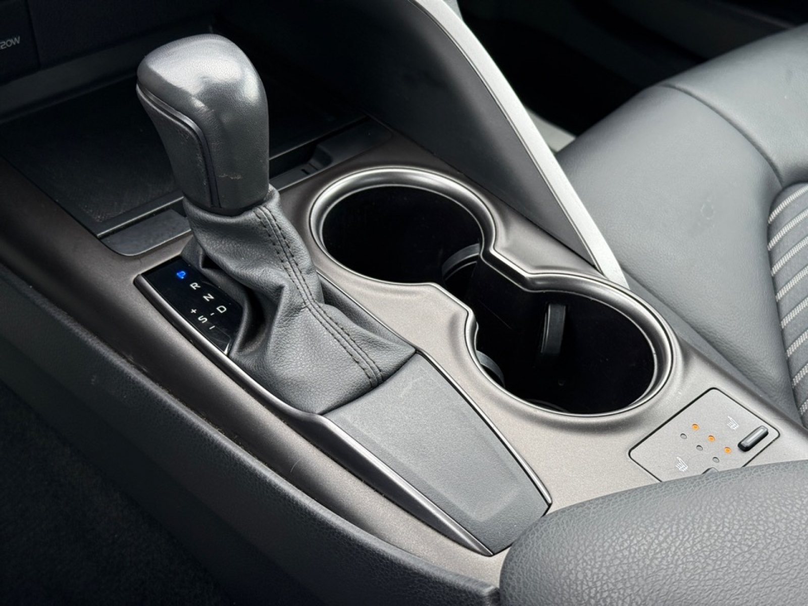 2024 Toyota Camry SE, 39558, Photo