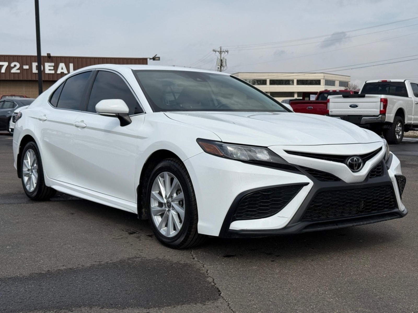 2024 Toyota Camry SE, 39562, Photo