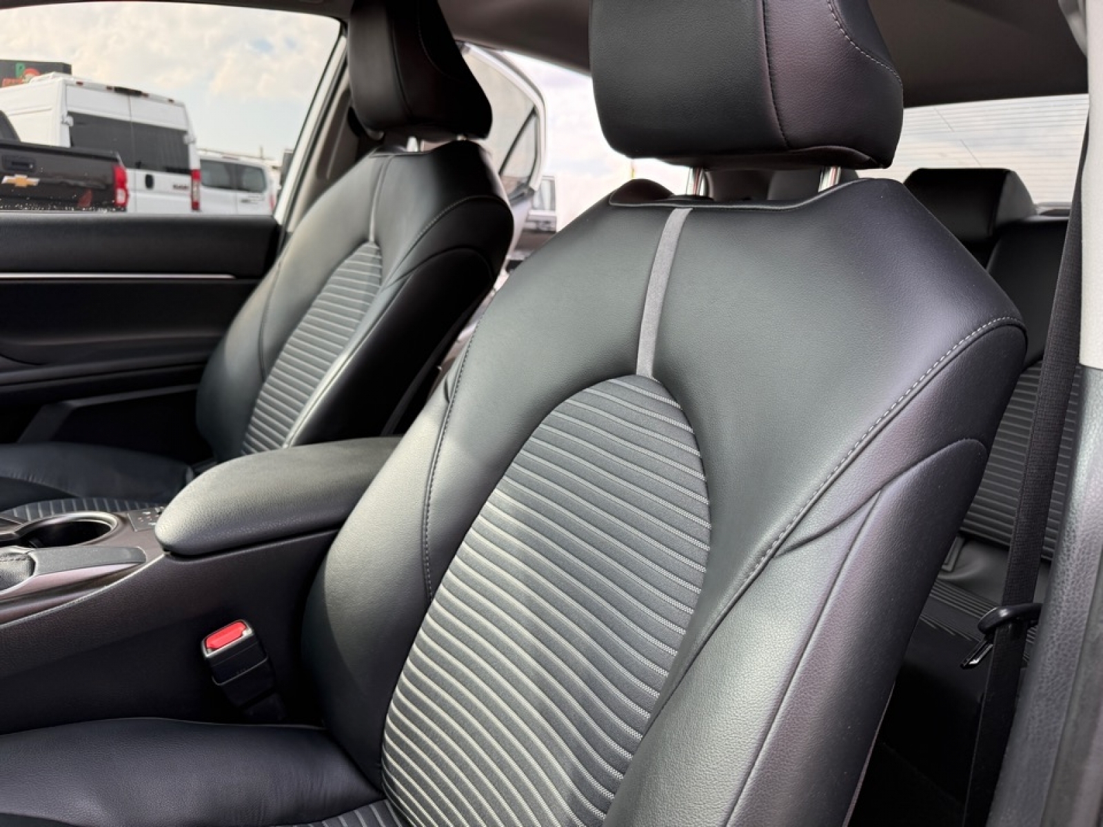 2024 Toyota Camry SE, 39562, Photo