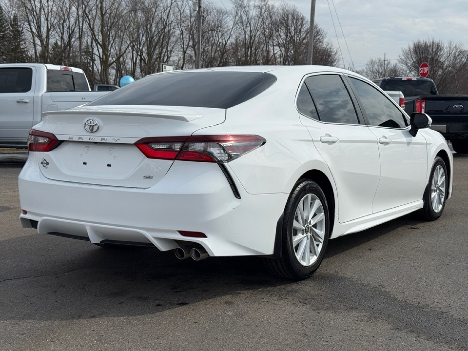 2024 Toyota Camry SE, 39562, Photo
