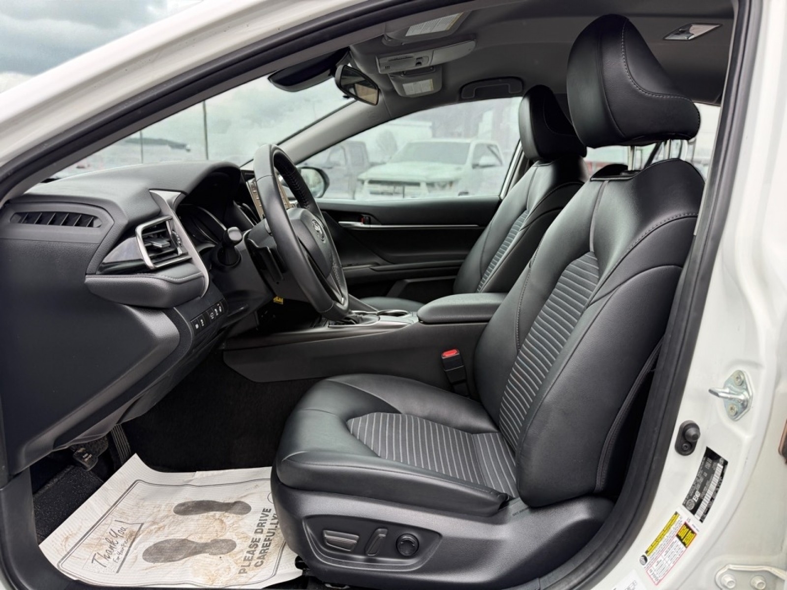 2024 Toyota Camry SE, 39563, Photo