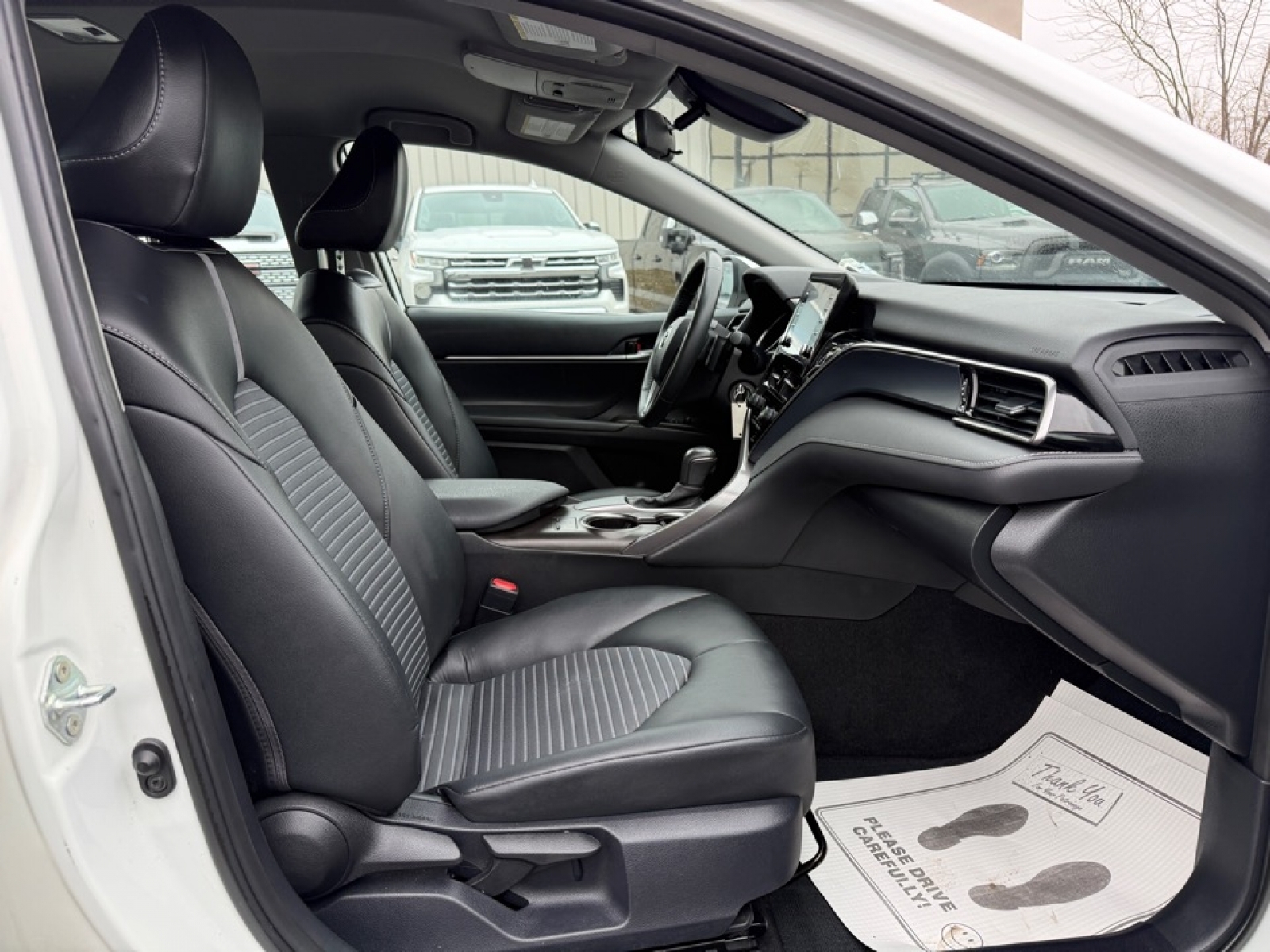 2024 Toyota Camry SE, 39563, Photo