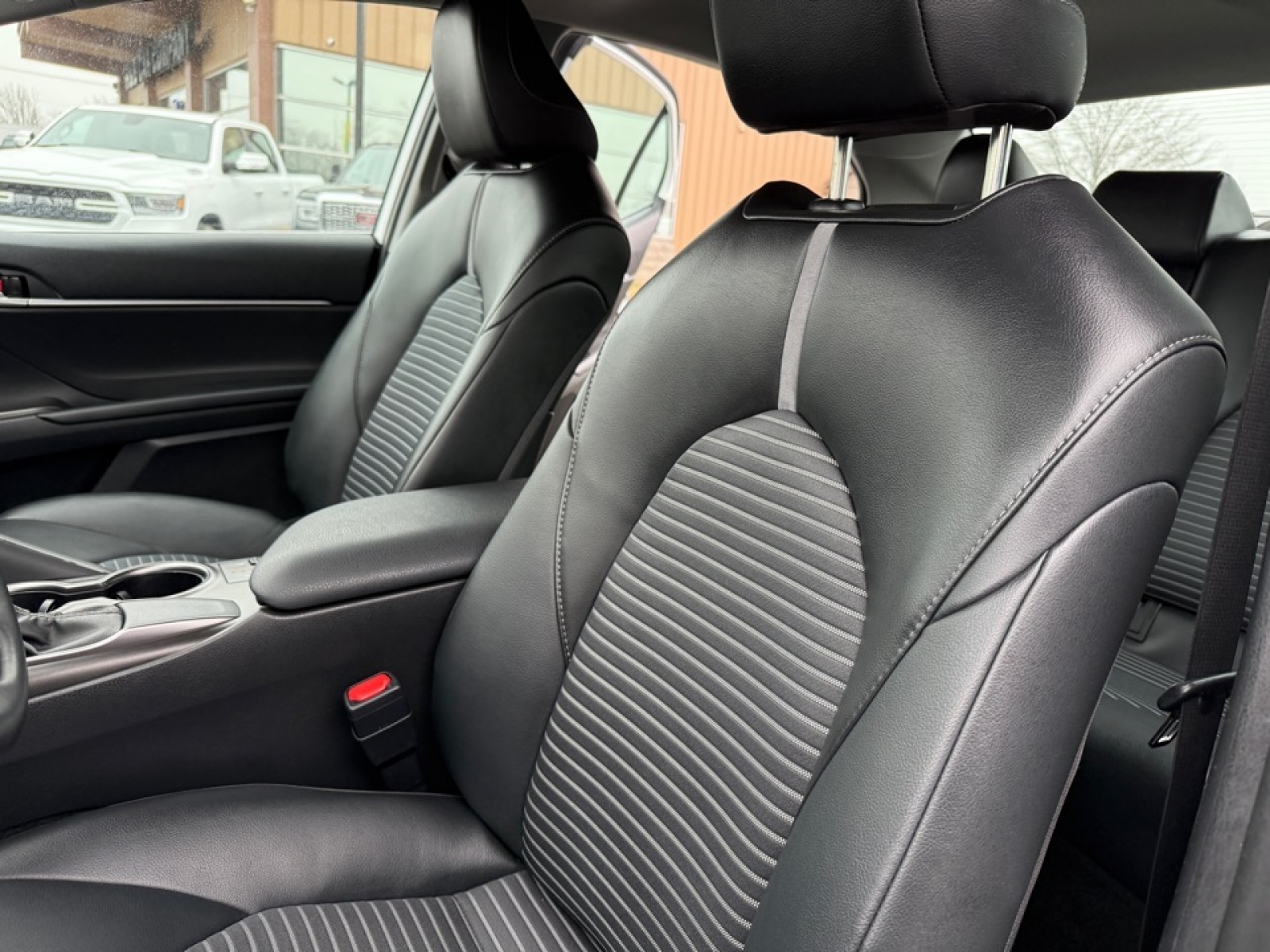 2024 Toyota Camry SE, 39563, Photo