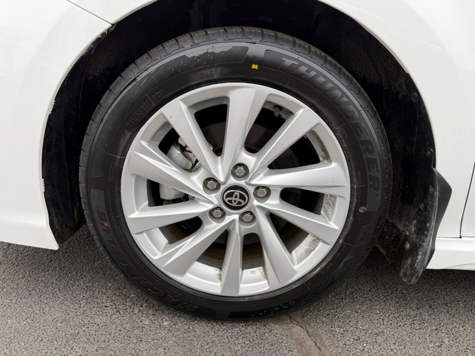 2024 Toyota Camry SE, 39563, Photo