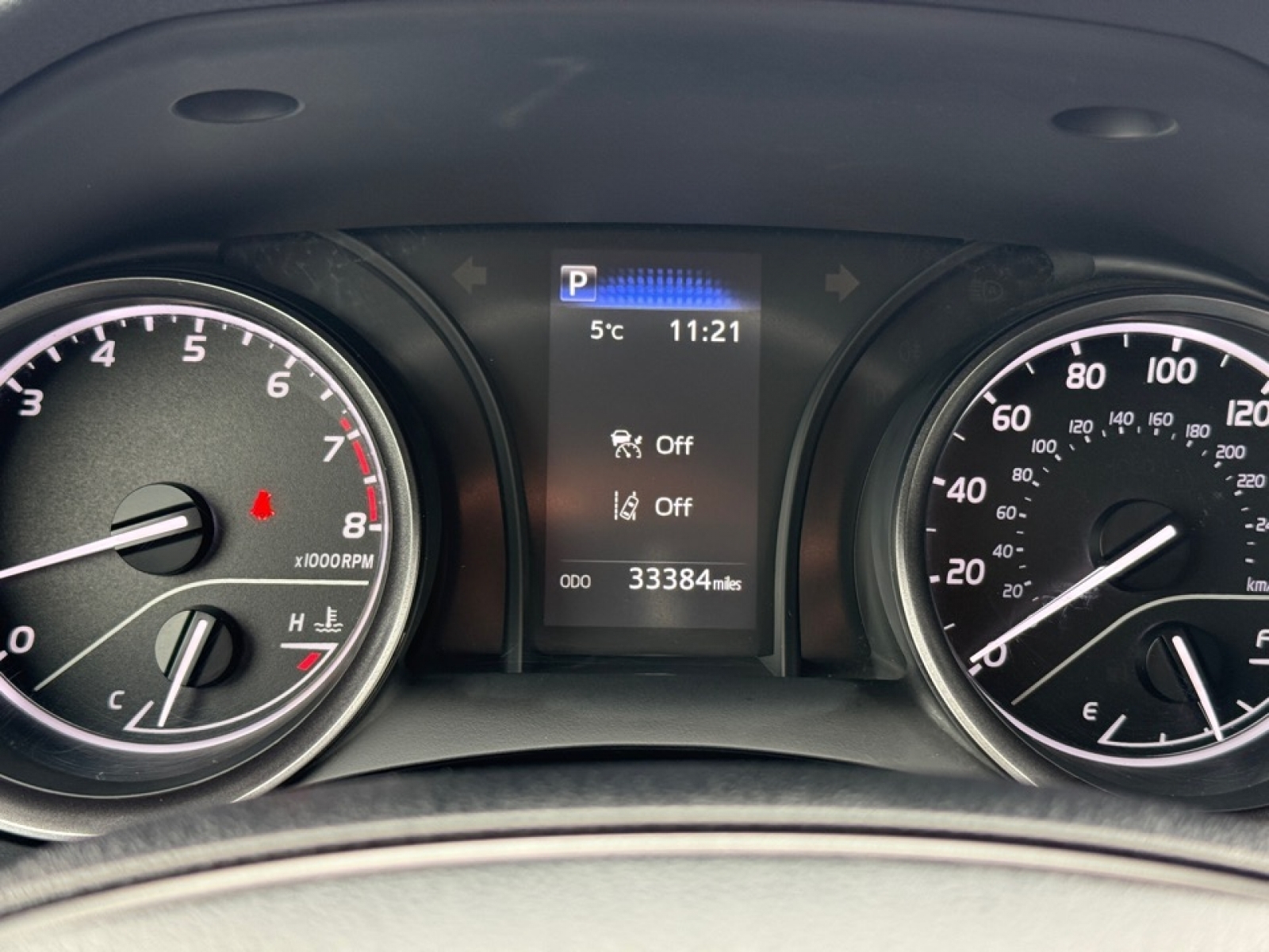 2024 Toyota Camry SE, 39563, Photo