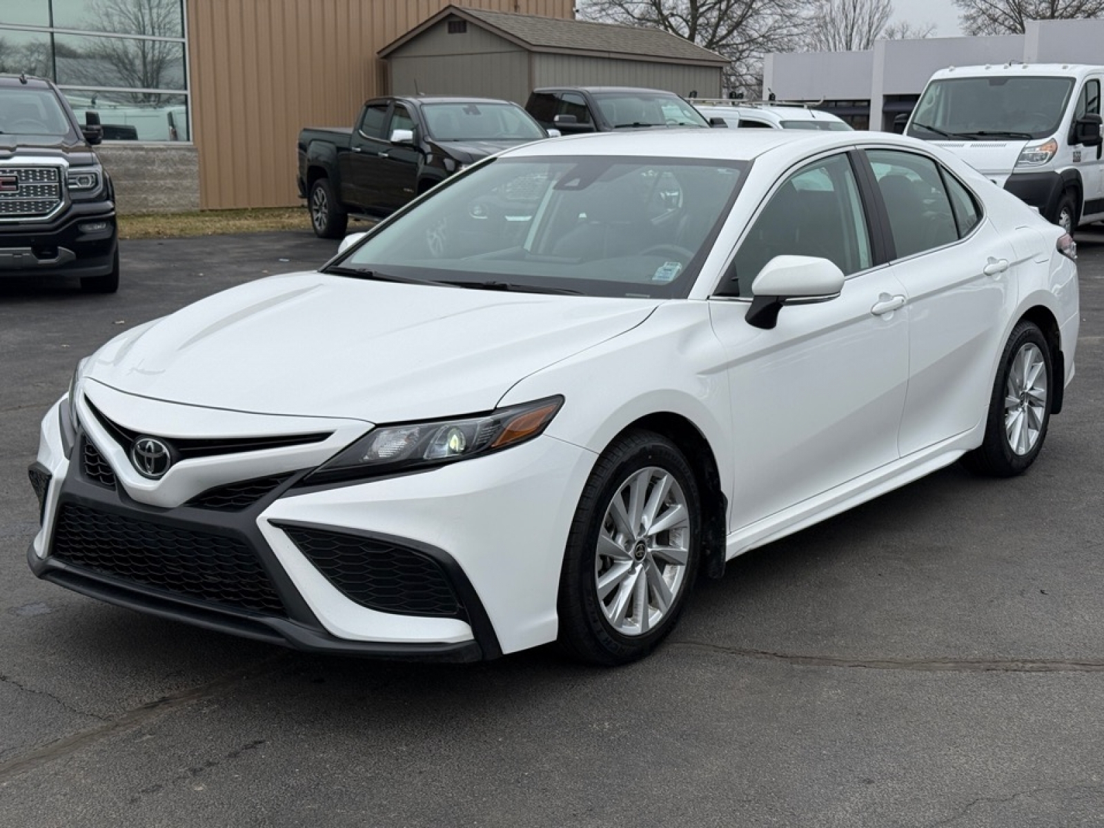 2024 Toyota Camry SE, 39563, Photo