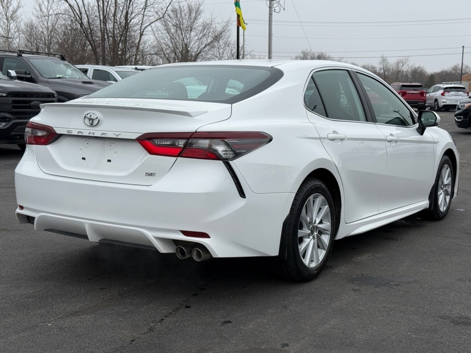 2024 Toyota Camry SE, 39563, Photo