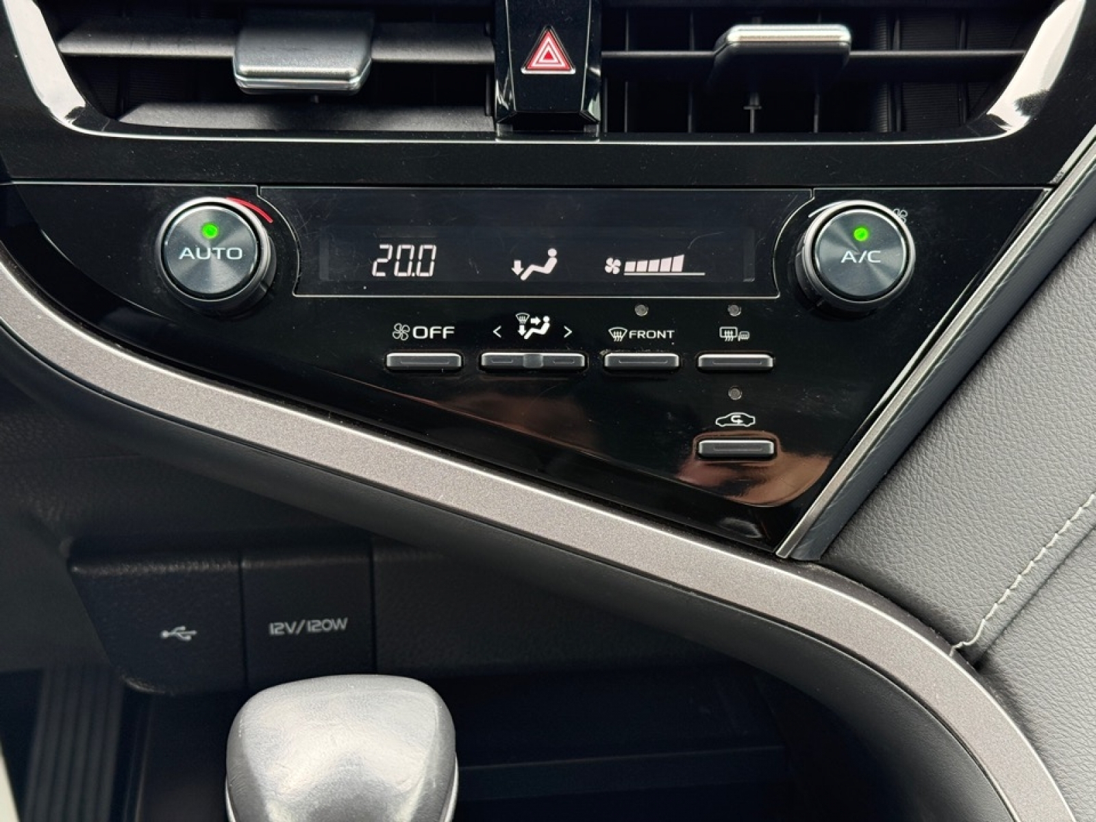 2024 Toyota Camry SE, 39628, Photo