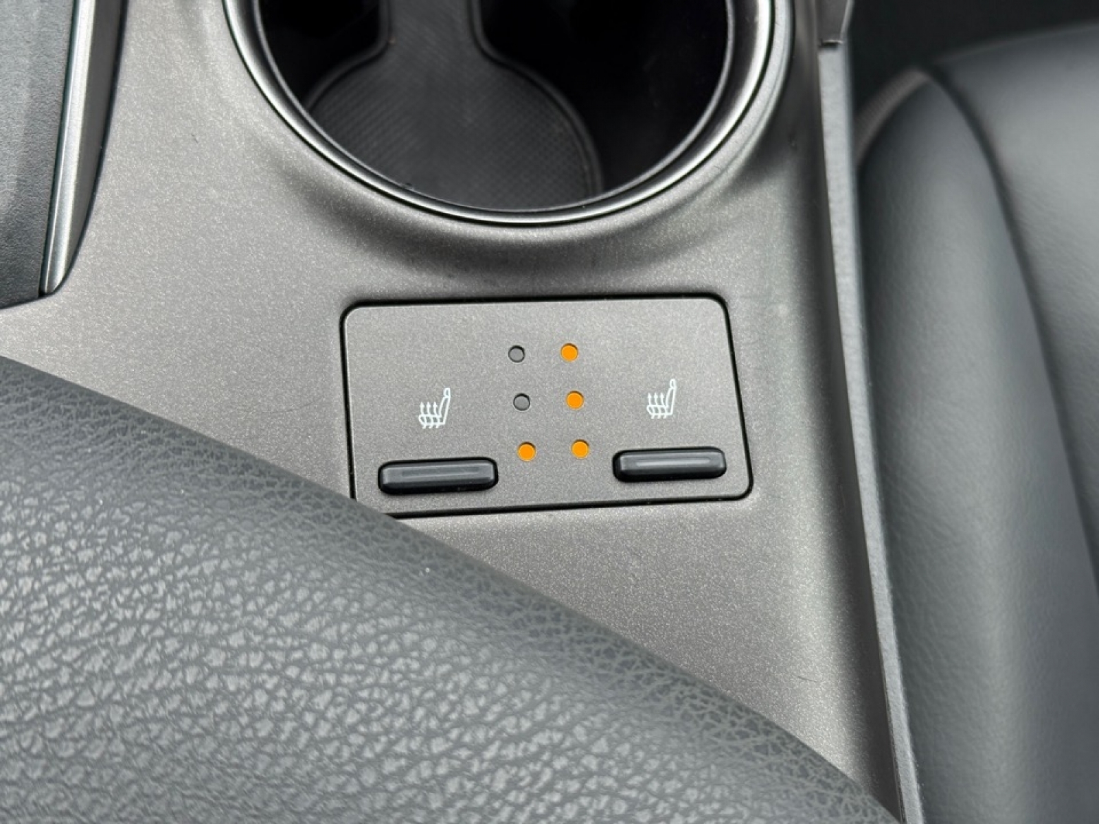 2024 Toyota Camry SE, 39628, Photo