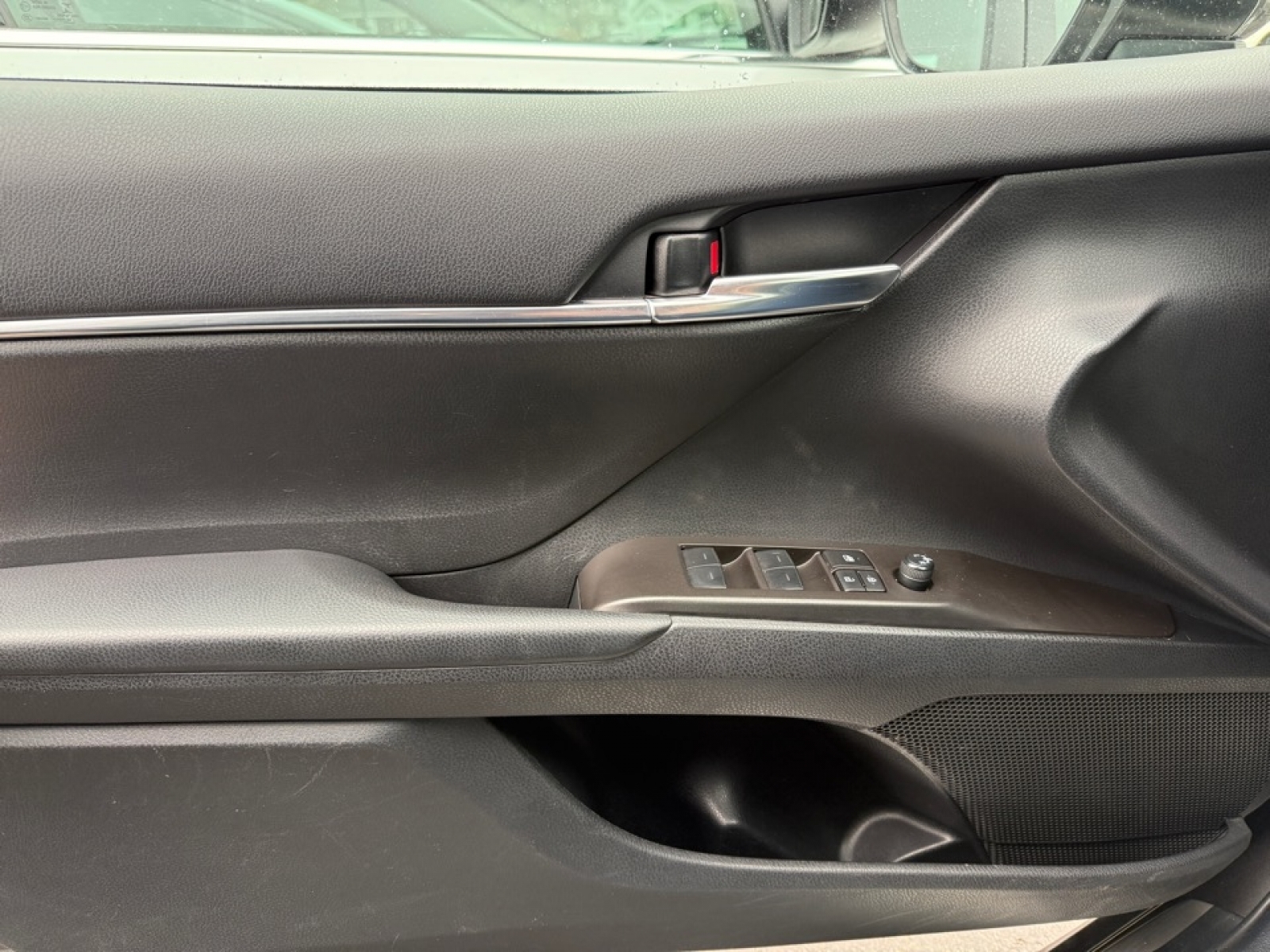 2024 Toyota Camry SE, 39628, Photo