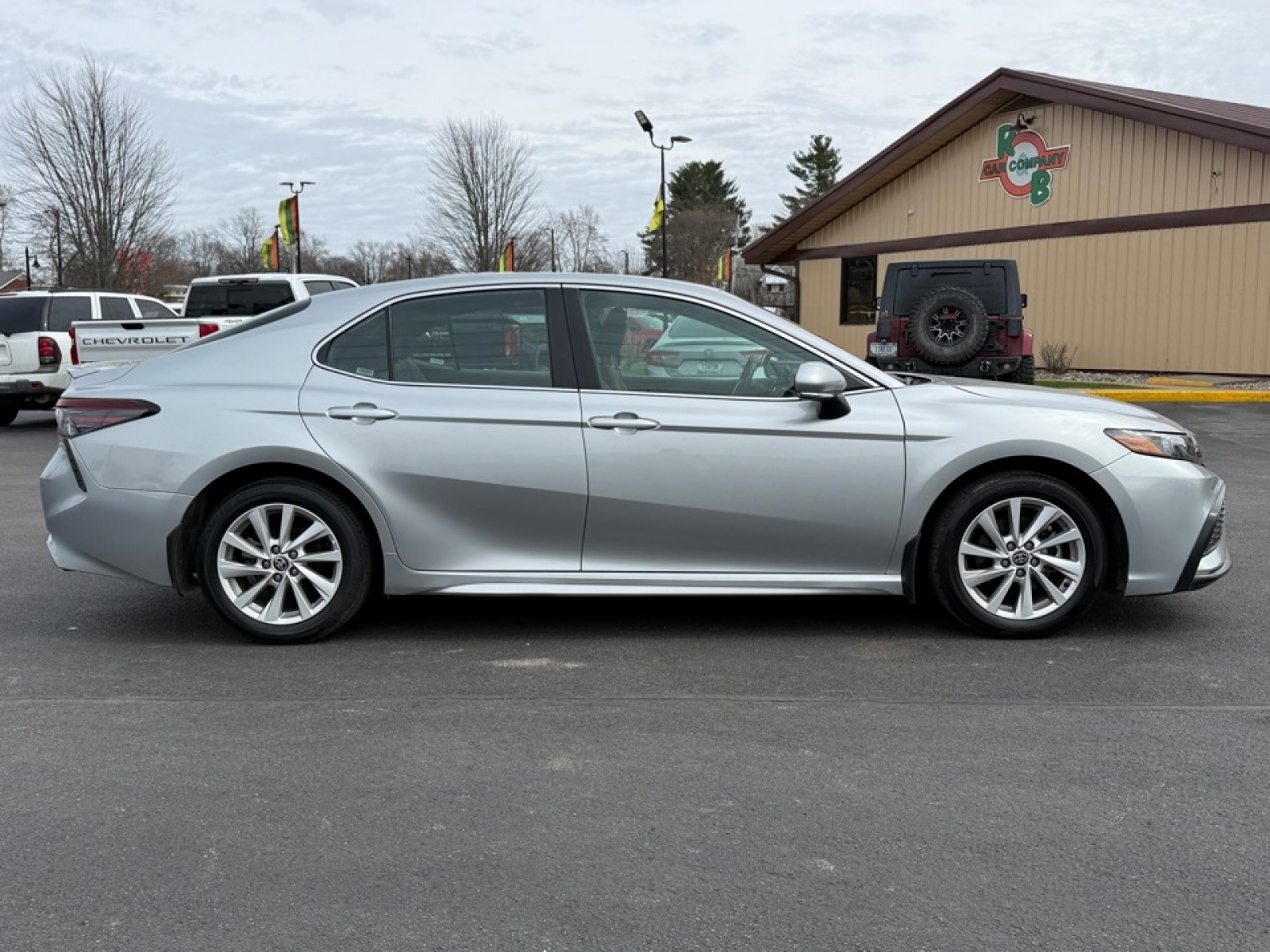 2024 Toyota Camry SE, 39666, Photo