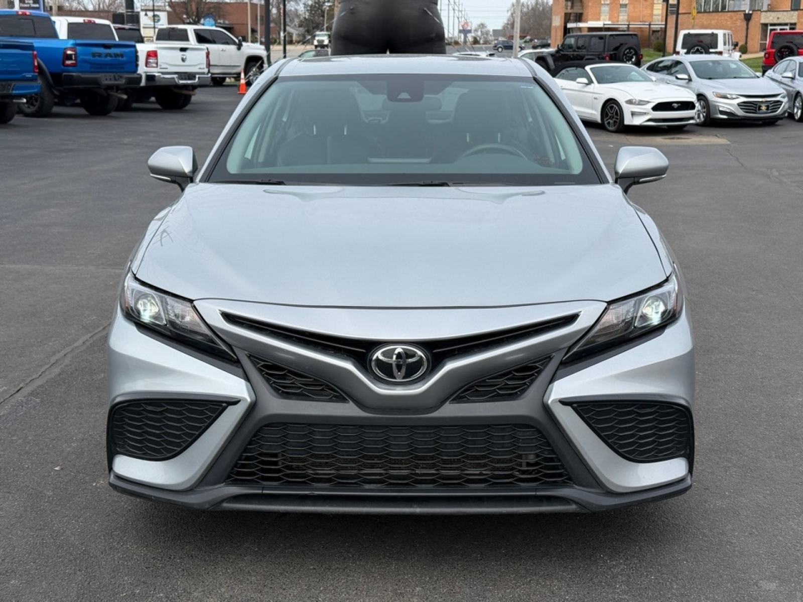 2024 Toyota Camry SE, 39666, Photo