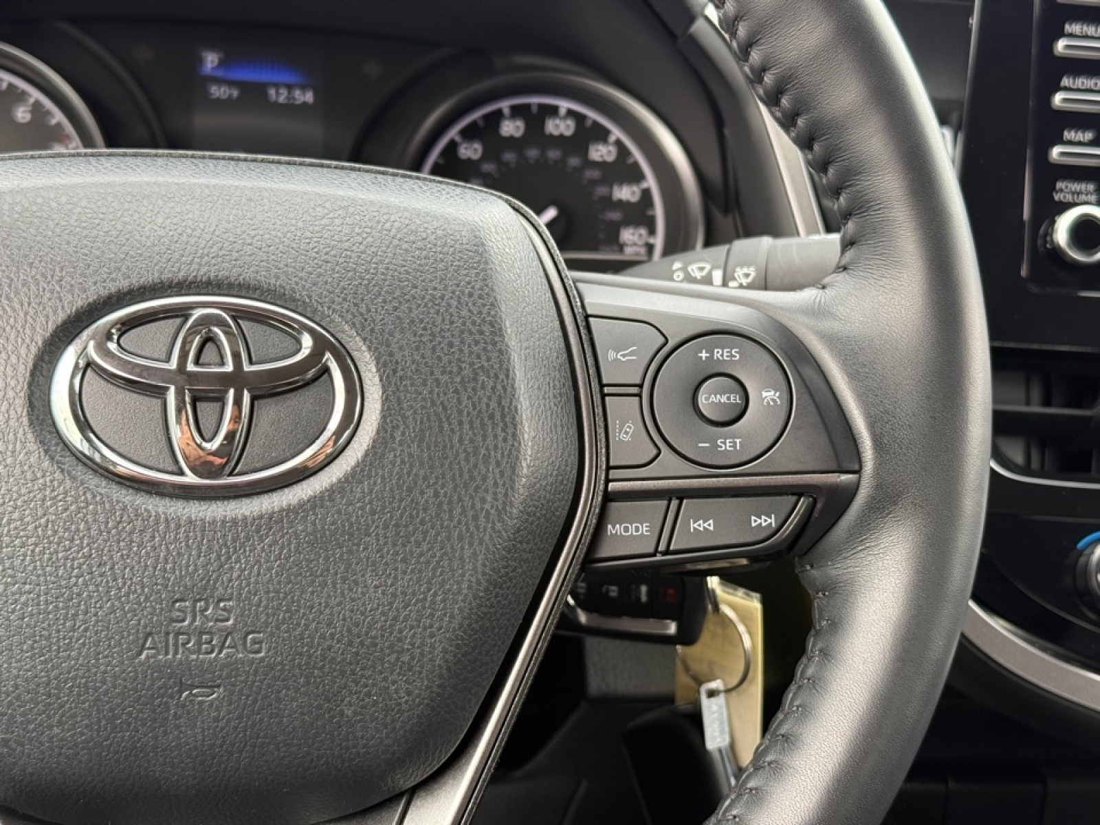 2024 Toyota Camry SE, 39666, Photo