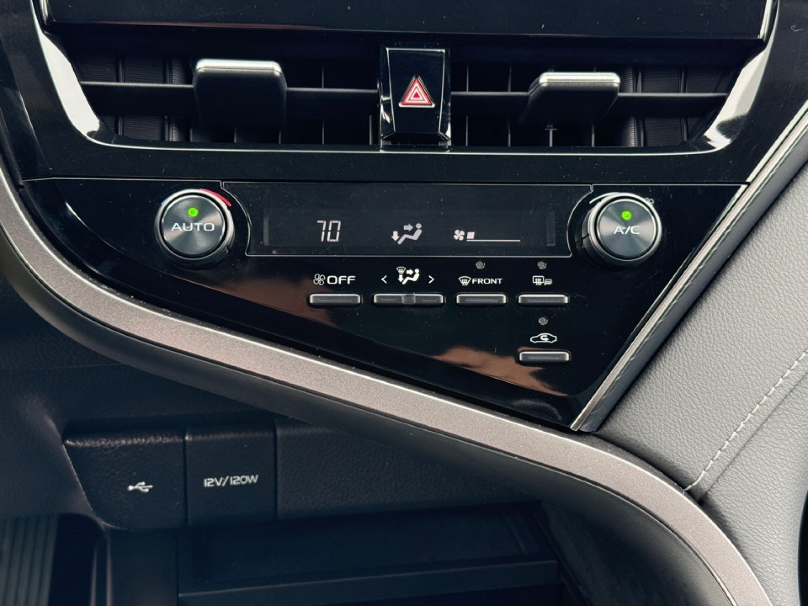 2024 Toyota Camry SE, 39666, Photo