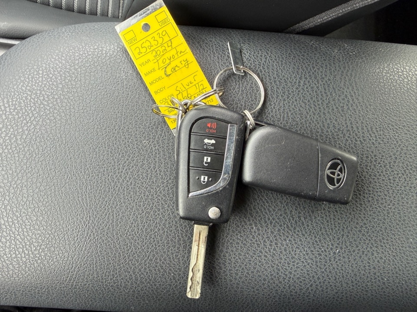 2024 Toyota Camry SE, 39666, Photo