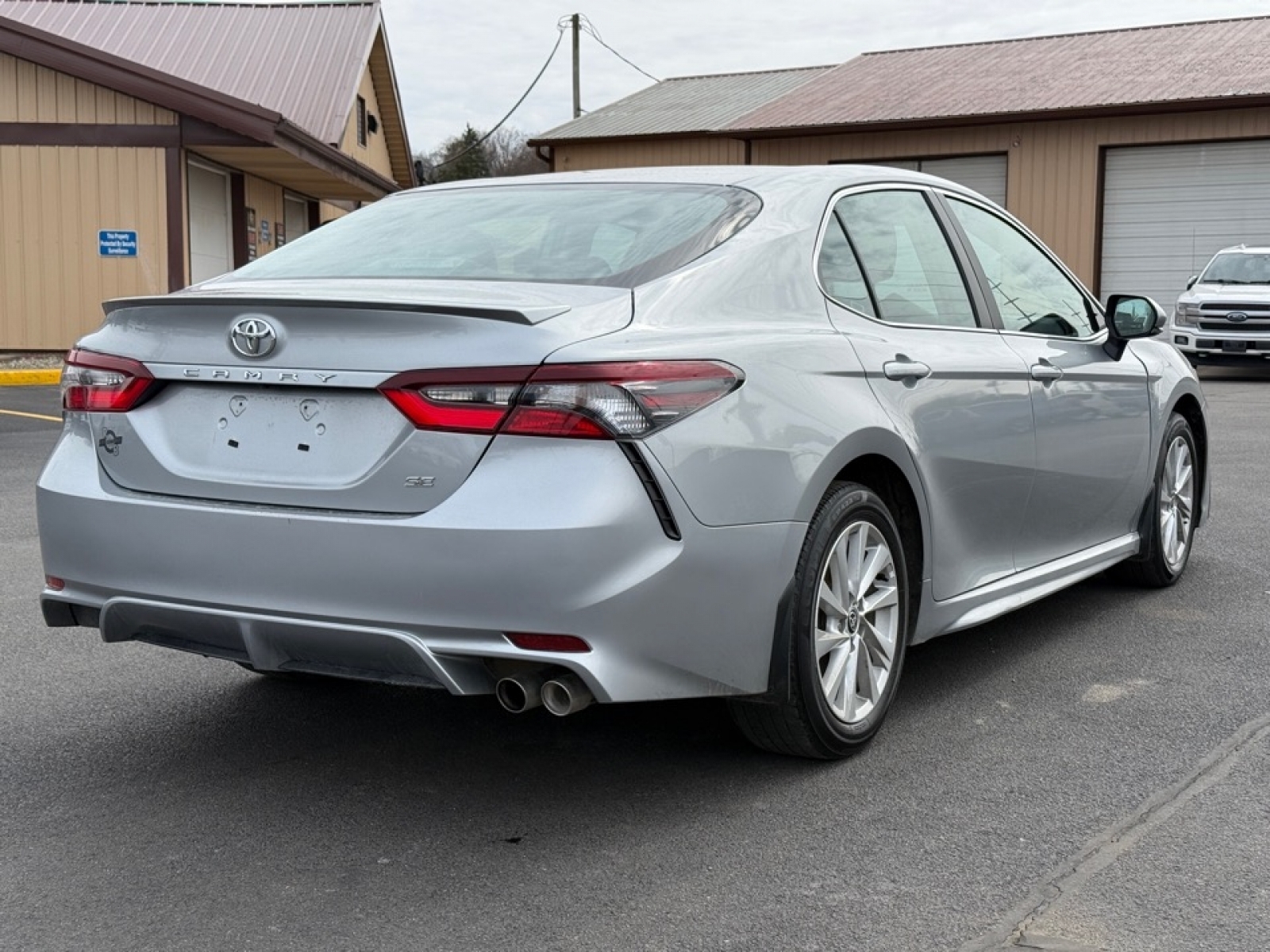 2024 Toyota Camry SE, 39666, Photo
