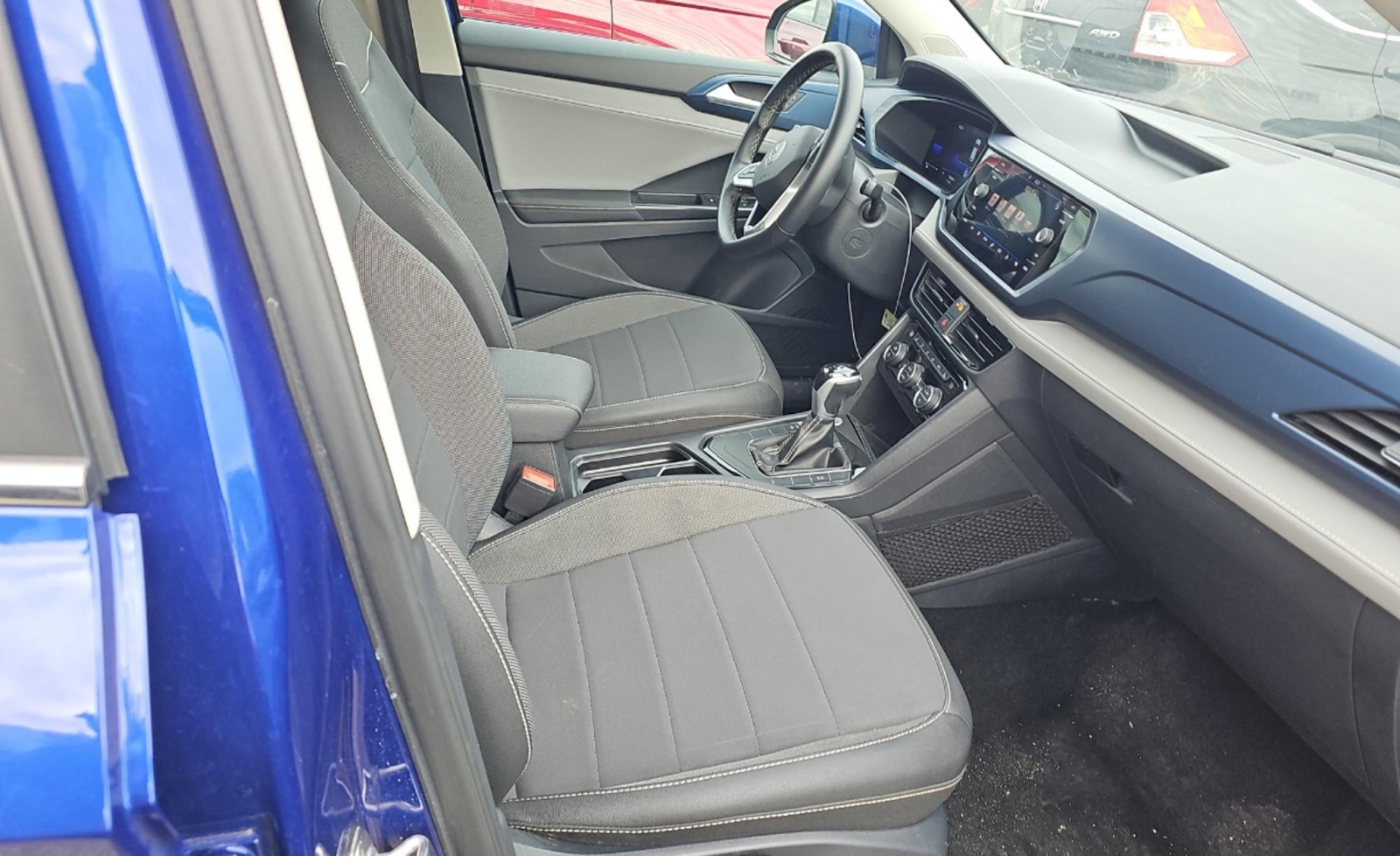 2024 Volkswagen Taos 1.5T SE, 39822, Photo