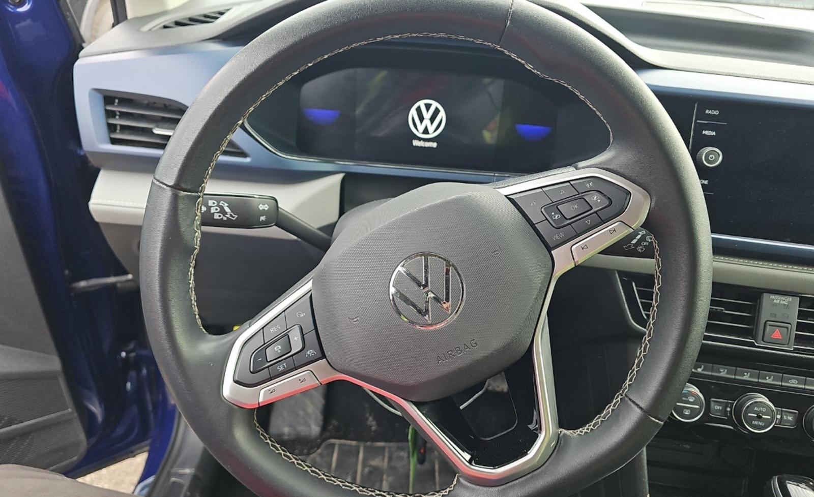 2024 Volkswagen Taos 1.5T SE, 39822, Photo