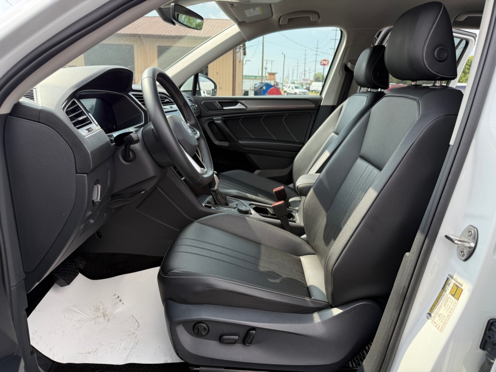 2024 Volkswagen Tiguan 2.0T SE, 38784, Photo