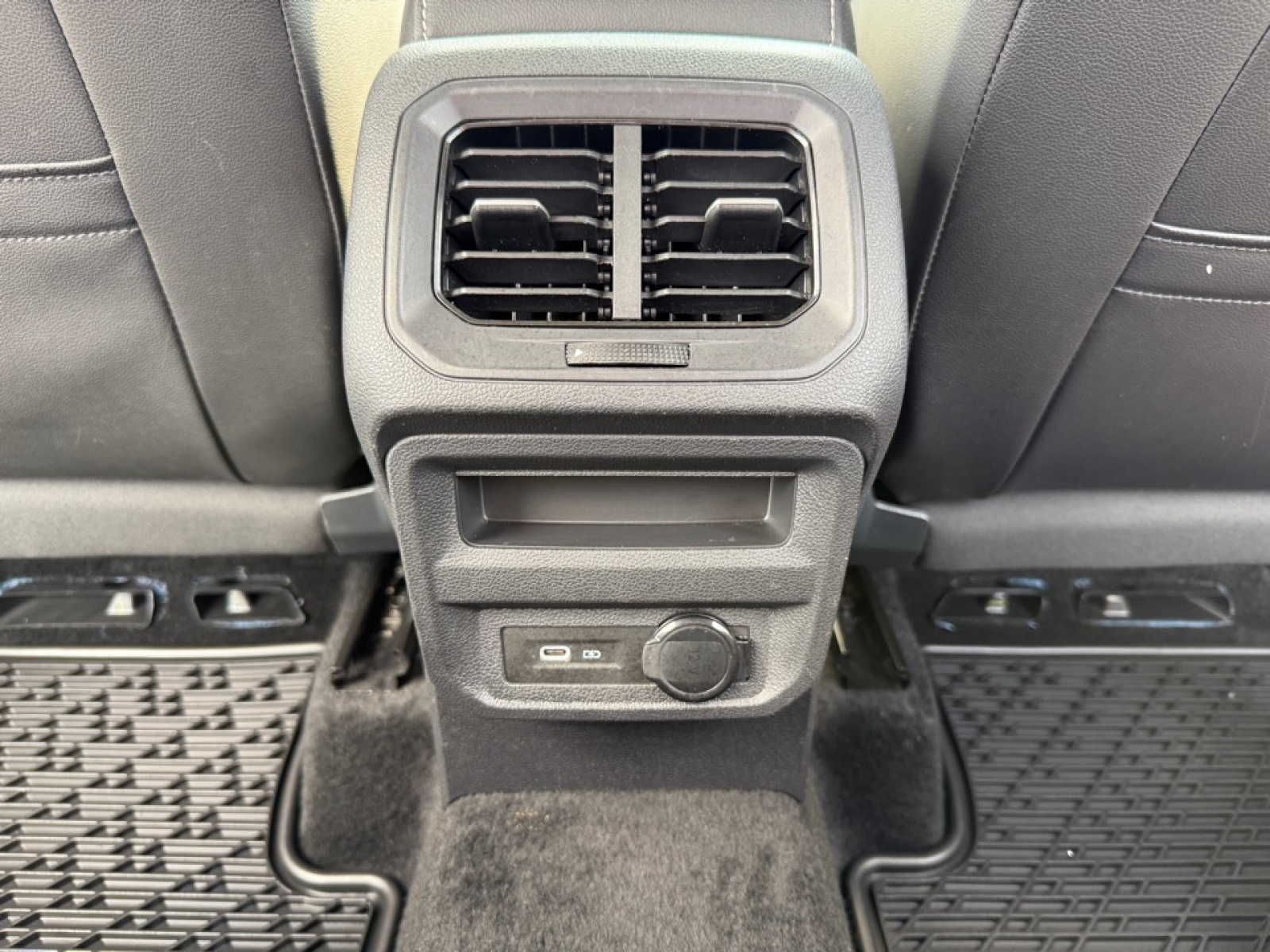 2024 Volkswagen Tiguan 2.0T SE, 38784, Photo