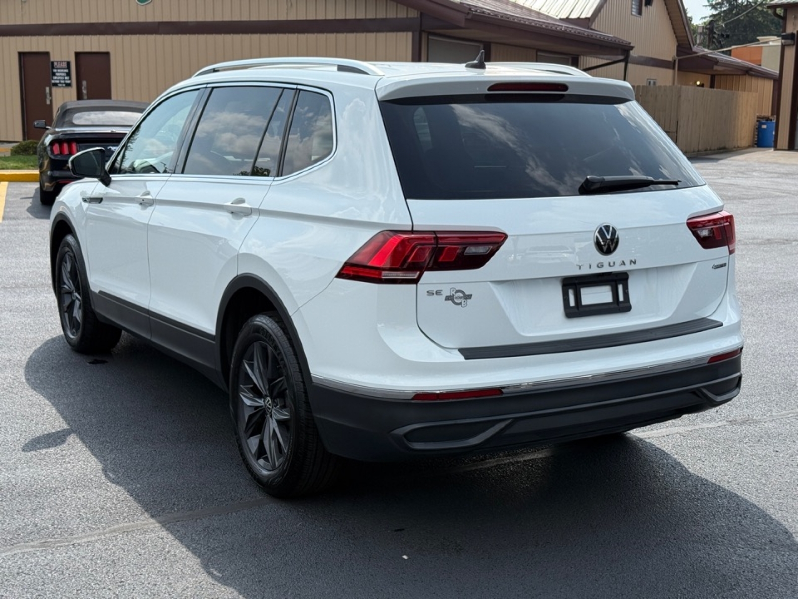 2024 Volkswagen Tiguan 2.0T SE, 38784, Photo