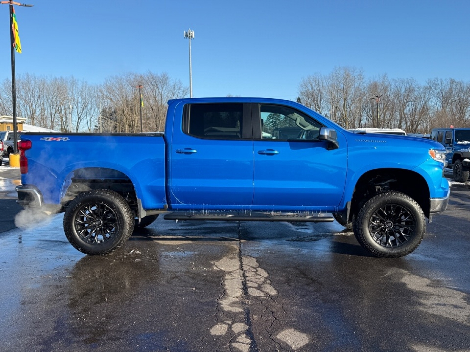 2025 Chevrolet Silverado 1500 4WD Crew Cab Standard Bed LT, 39207, Photo