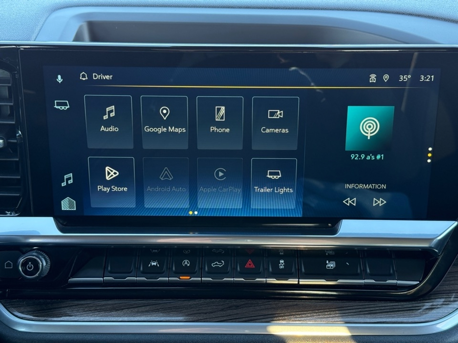 2025 Chevrolet Silverado 1500 4WD Crew Cab Standard Bed LT, 39207, Photo