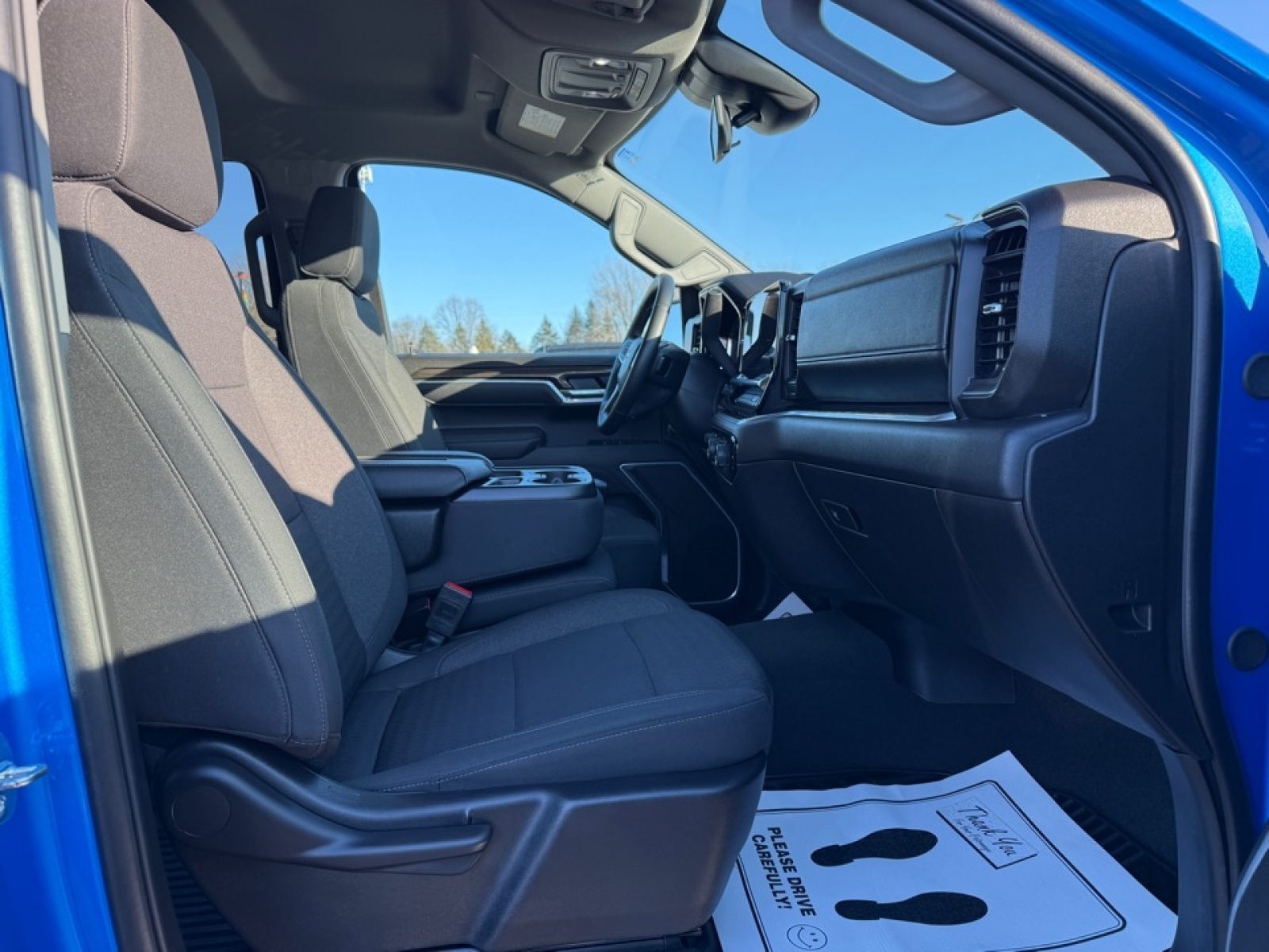 2025 Chevrolet Silverado 1500 4WD Crew Cab Standard Bed LT, 39207, Photo