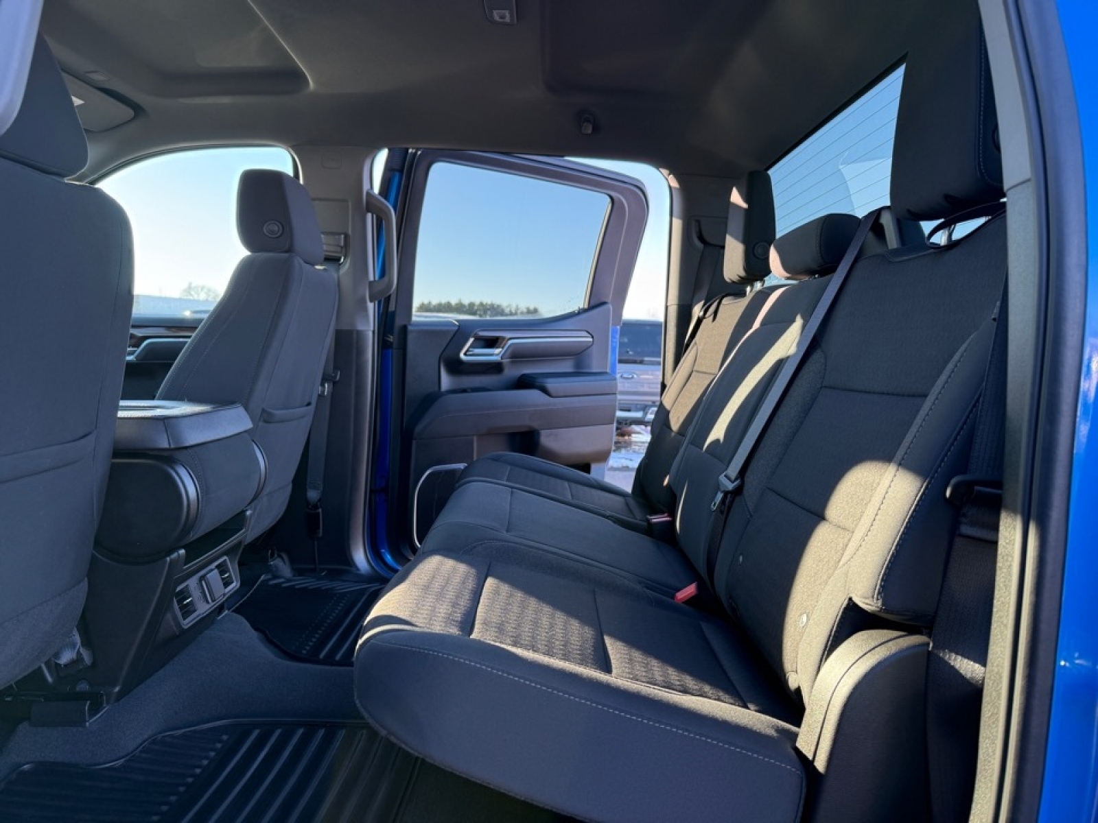 2025 Chevrolet Silverado 1500 4WD Crew Cab Standard Bed LT, 39207, Photo