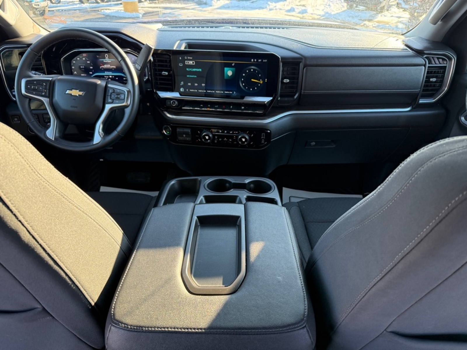 2025 Chevrolet Silverado 1500 4WD Crew Cab Standard Bed LT, 39207, Photo