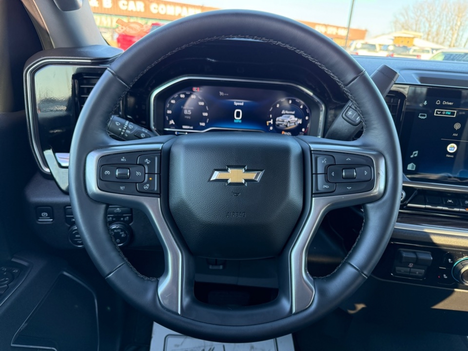 2025 Chevrolet Silverado 1500 4WD Crew Cab Standard Bed LT, 39207, Photo