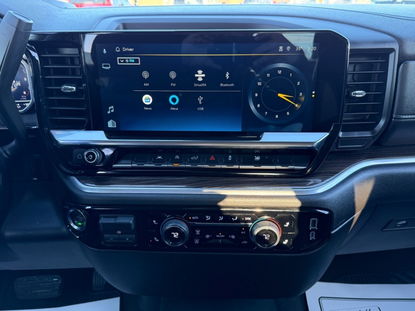 2025 Chevrolet Silverado 1500 4WD Crew Cab Standard Bed LT, 39207, Photo