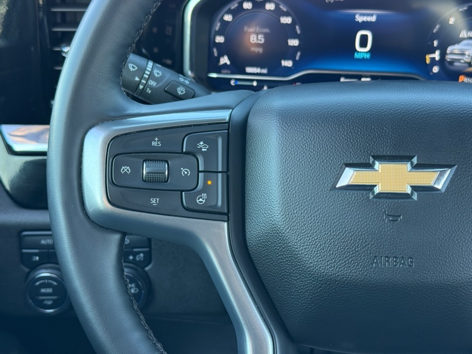 2025 Chevrolet Silverado 1500 4WD Crew Cab Standard Bed LT, 39207, Photo